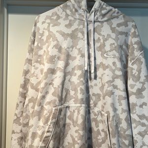 Nike Hoodie Size XXL. Great condition. Kept well. Smoke free home. White/Gray